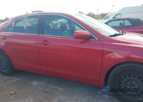 2010 Toyota Camry Le z USA, uszkodzony, nr VIN 4T1BF3EK6AU067775